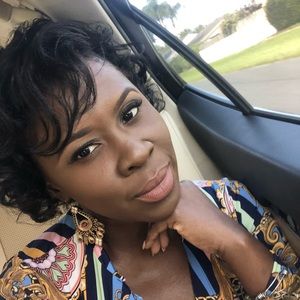 Meet your Posher, Stephanie